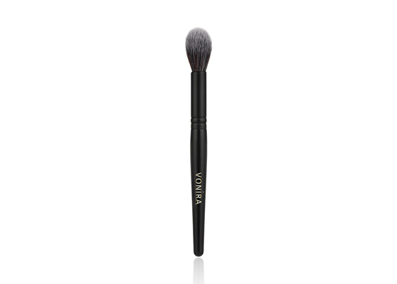 فرشاة هايلايتر مستدقة دقيقة من Vonira Beauty Pro