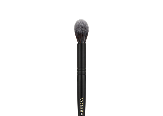 فرشاة هايلايتر مستدقة دقيقة من Vonira Beauty Pro